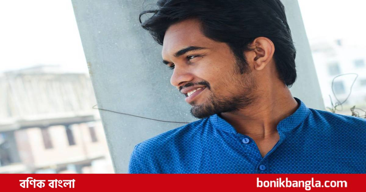 ক্যাম্পাসের জানালায়...