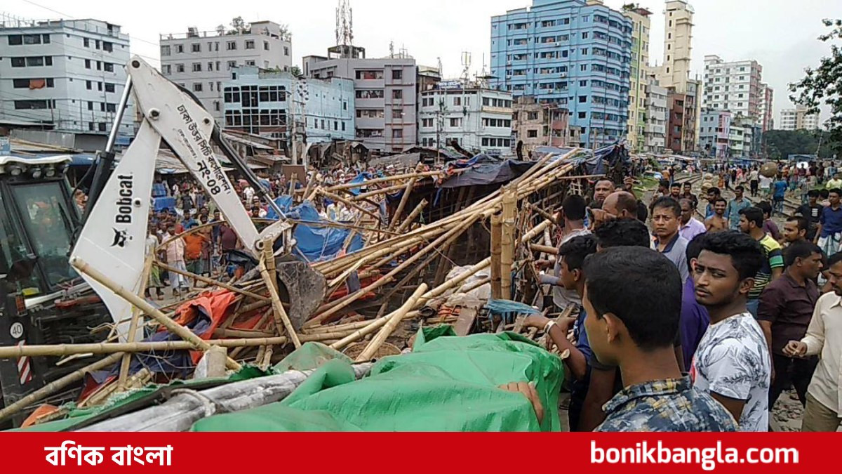 পালটে গেছে কারওয়ান বাজার